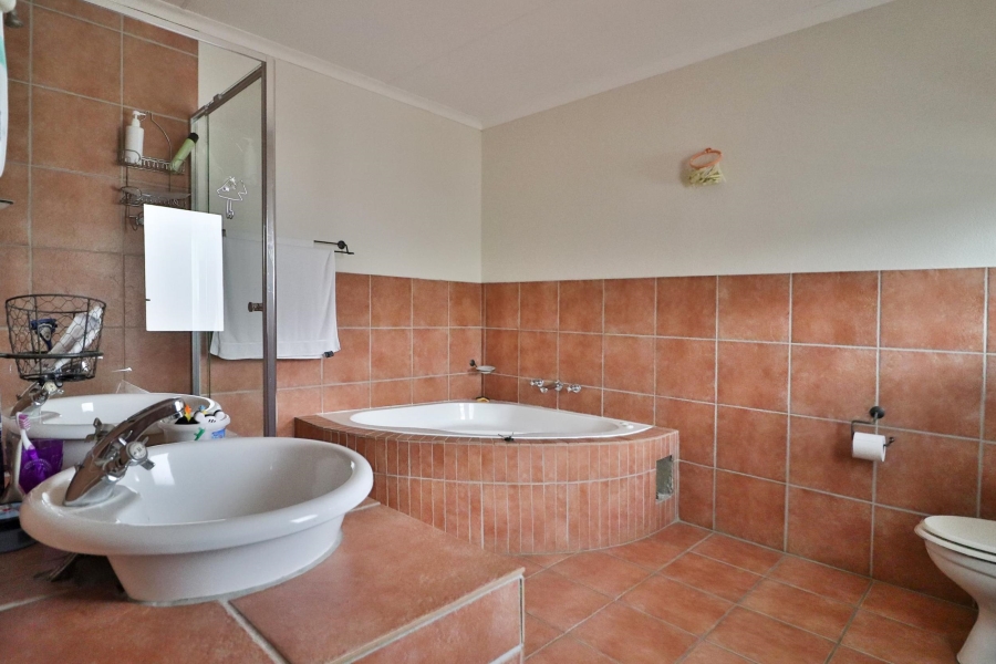 To Let 3 Bedroom Property for Rent in Bryanston Gauteng