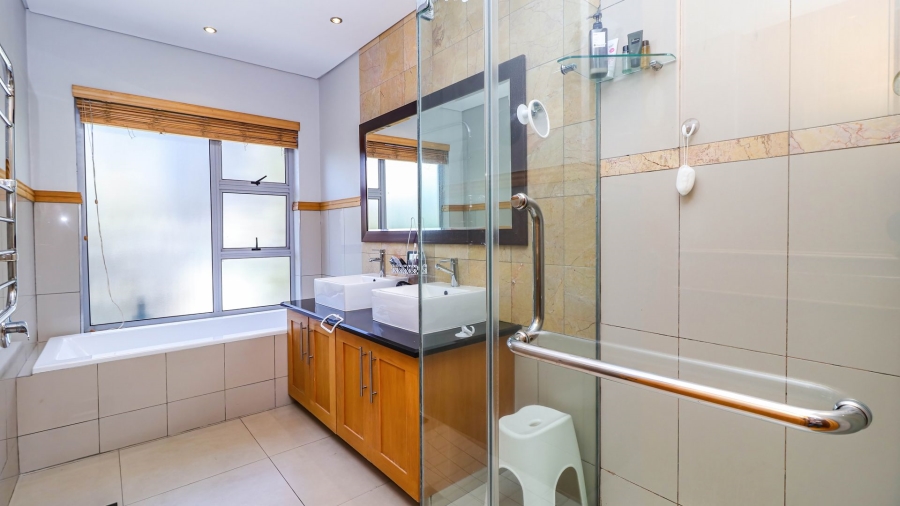 2 Bedroom Property for Sale in Morningside Gauteng