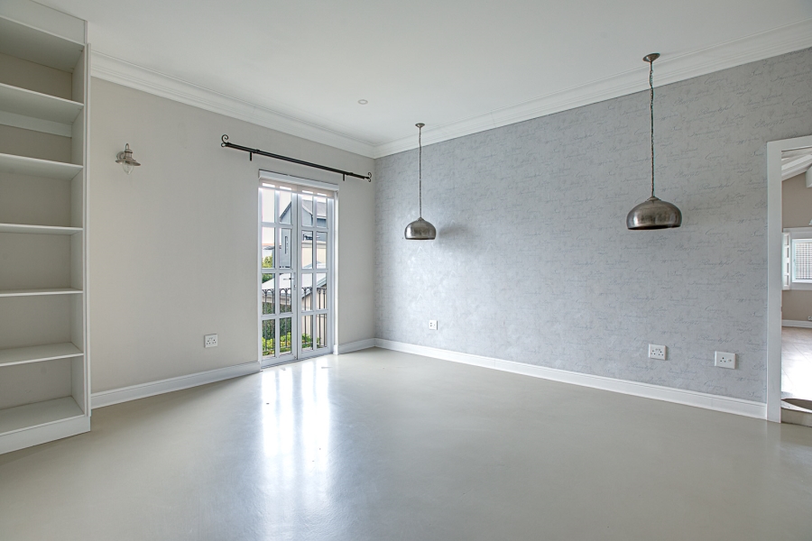 4 Bedroom Property for Sale in Waterfall Country Estate Gauteng