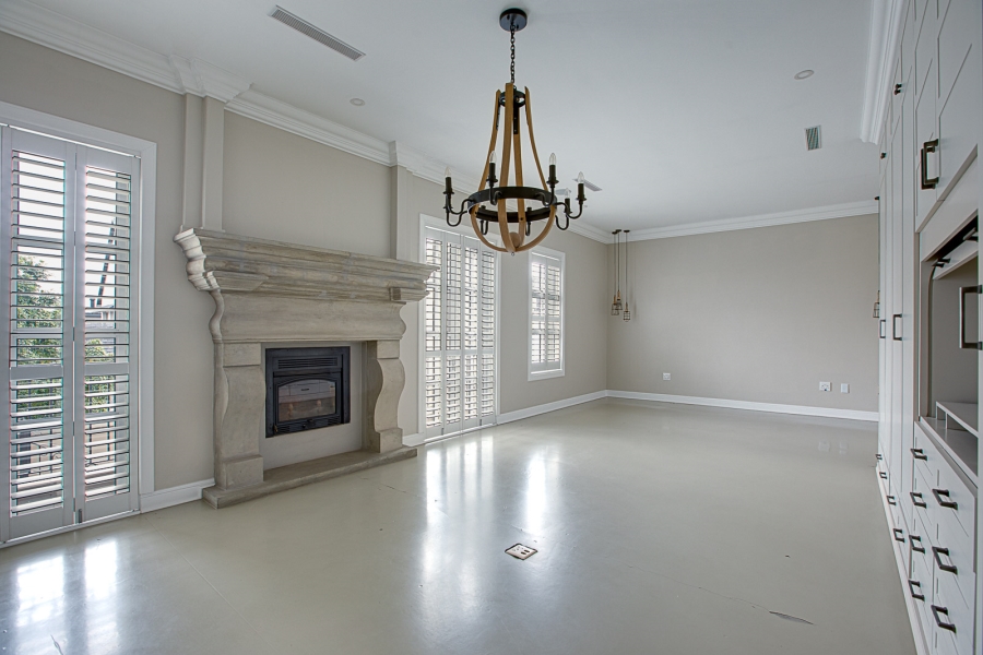 4 Bedroom Property for Sale in Waterfall Country Estate Gauteng