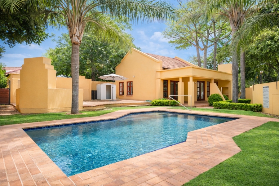 2 Bedroom Property for Sale in Lonehill Gauteng