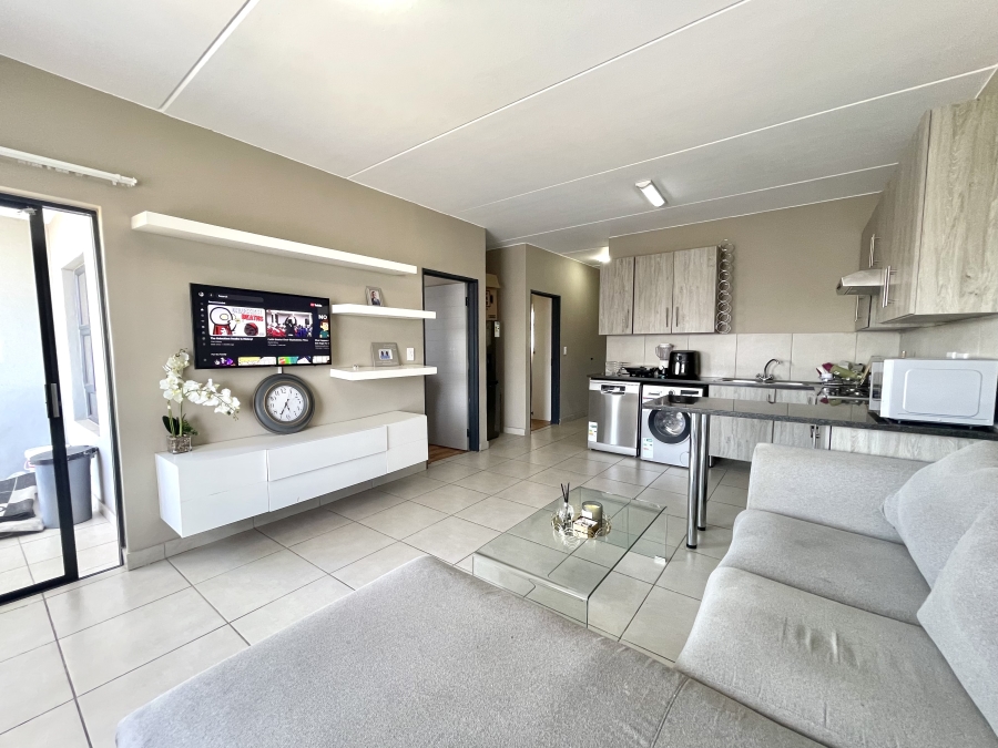 2 Bedroom Property for Sale in Glen Austin Gauteng