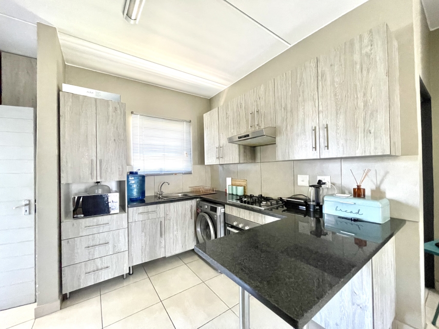 2 Bedroom Property for Sale in Glen Austin Gauteng