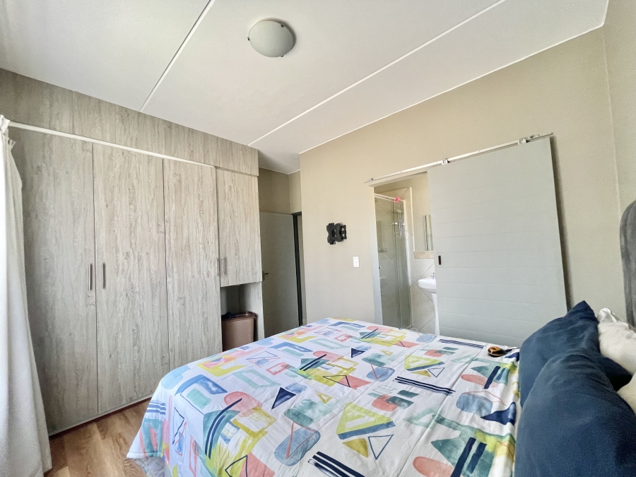 2 Bedroom Property for Sale in Glen Austin Gauteng