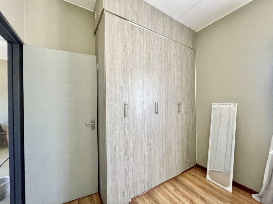 2 Bedroom Property for Sale in Glen Austin Gauteng