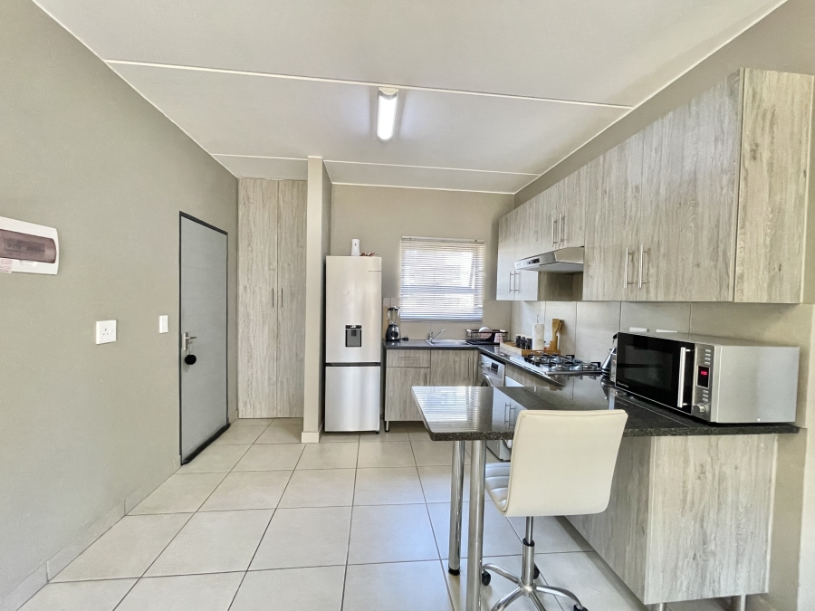2 Bedroom Property for Sale in Glen Austin Gauteng