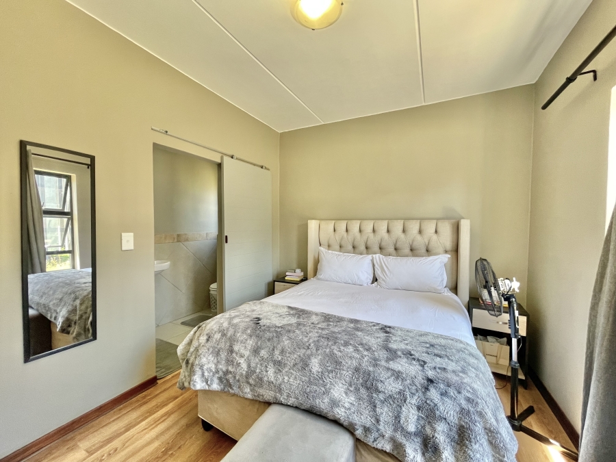 2 Bedroom Property for Sale in Glen Austin Gauteng