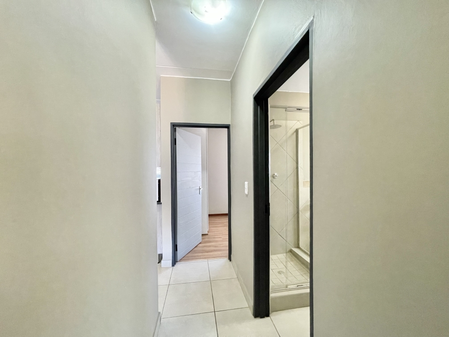 2 Bedroom Property for Sale in Glen Austin Gauteng