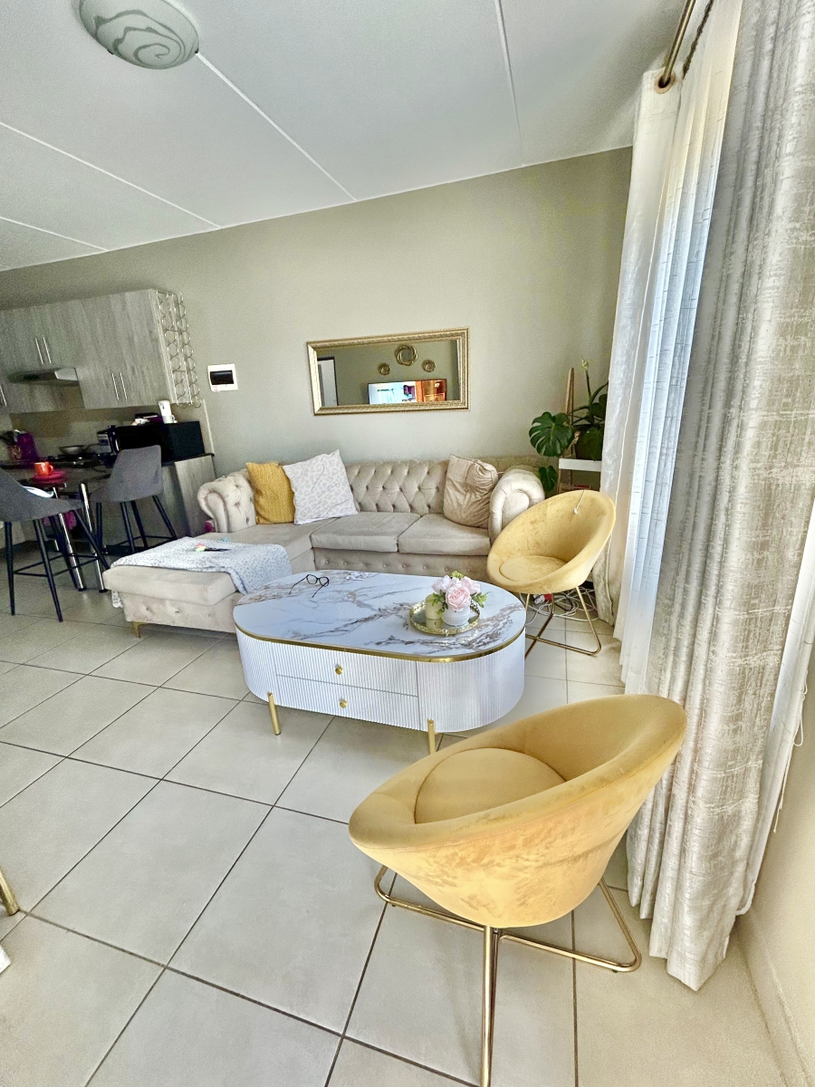 2 Bedroom Property for Sale in Glen Austin Gauteng