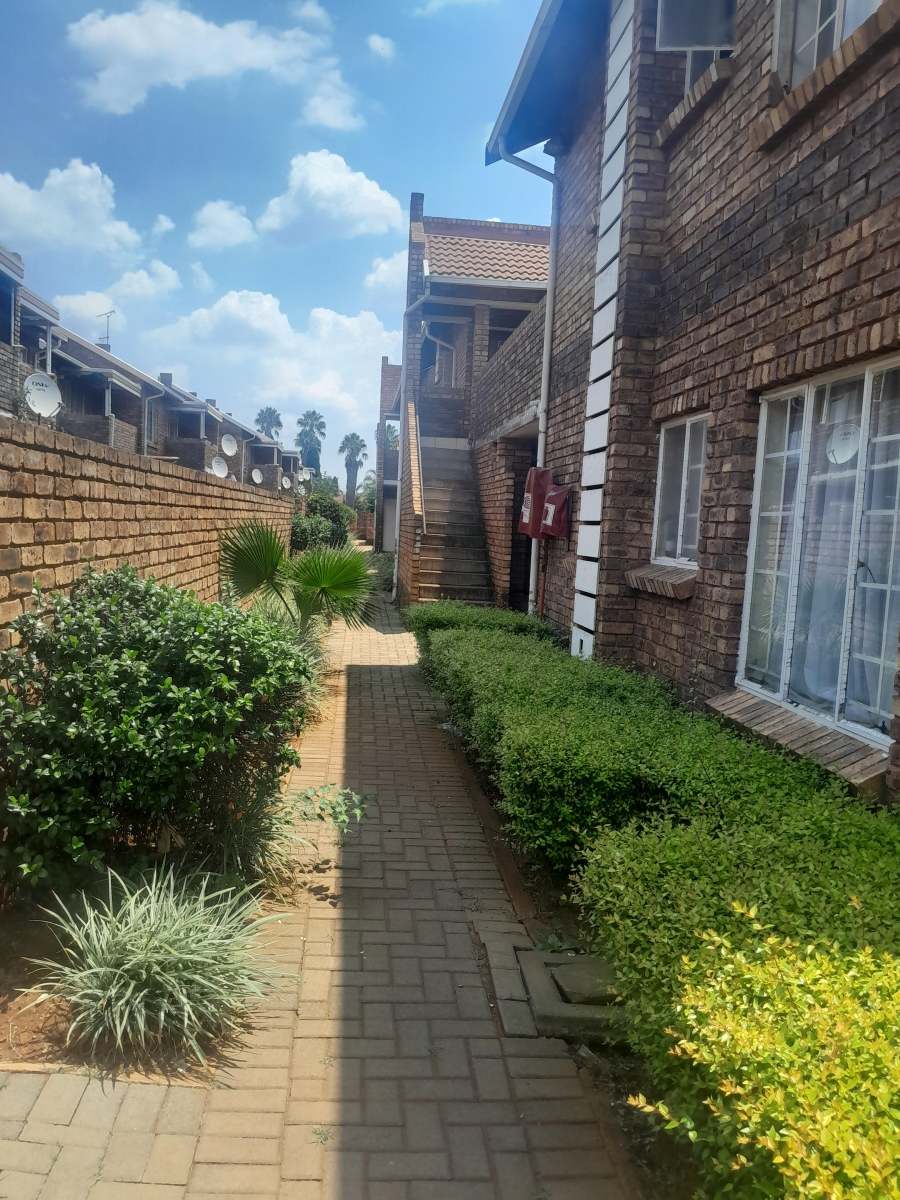 2 Bedroom Property for Sale in Clarina Gauteng