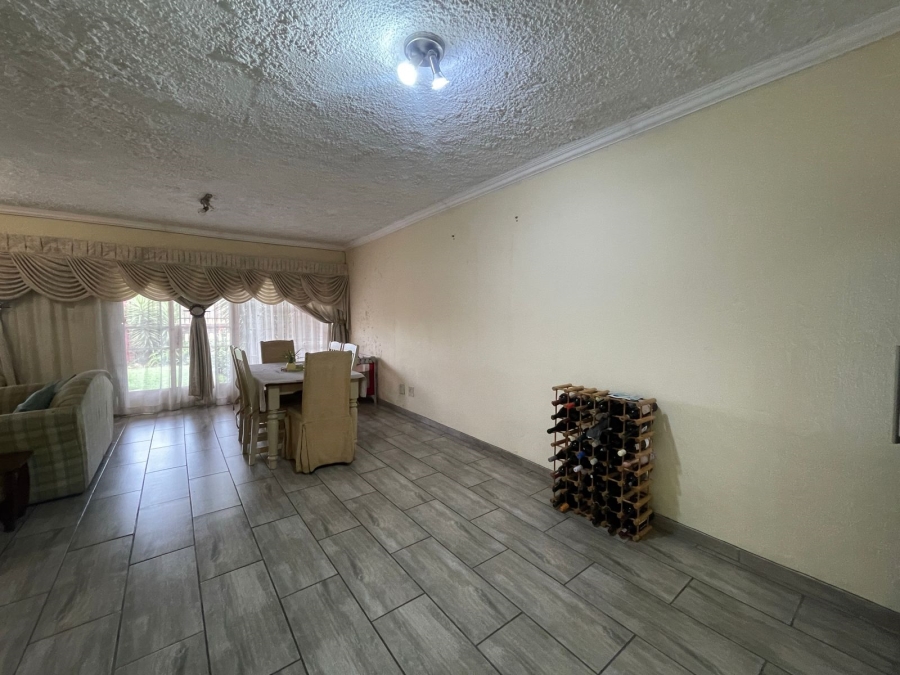 3 Bedroom Property for Sale in Clayville East Gauteng