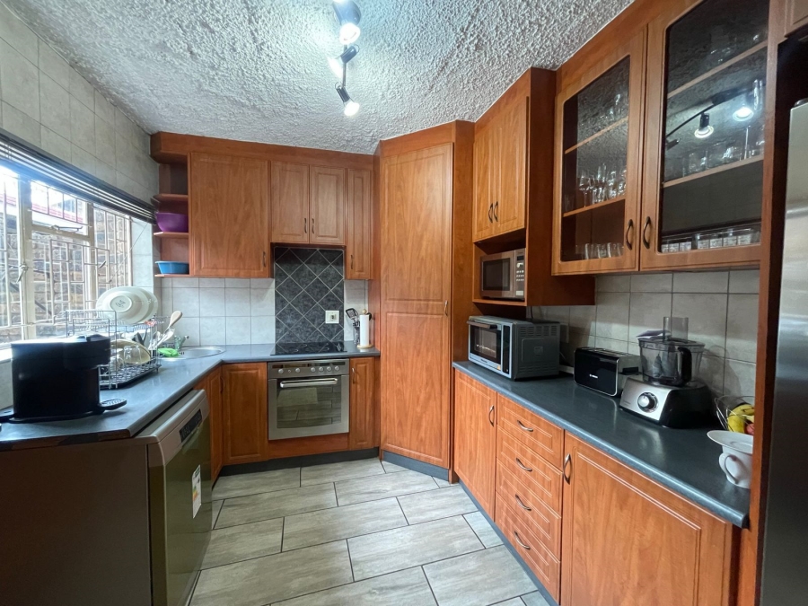 3 Bedroom Property for Sale in Clayville East Gauteng