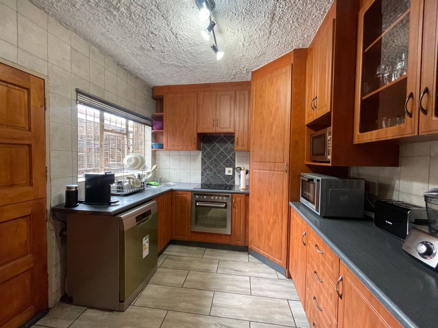 3 Bedroom Property for Sale in Clayville East Gauteng