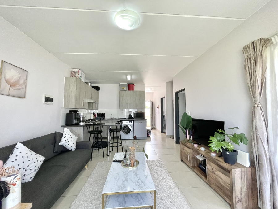 2 Bedroom Property for Sale in Glen Austin Gauteng