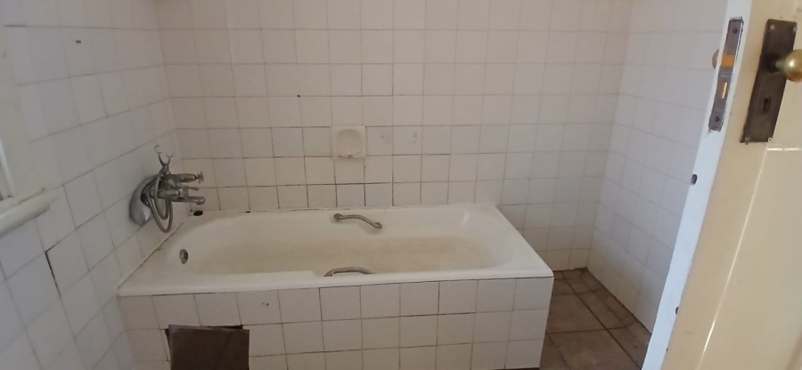 3 Bedroom Property for Sale in Luipaardsvlei Gauteng