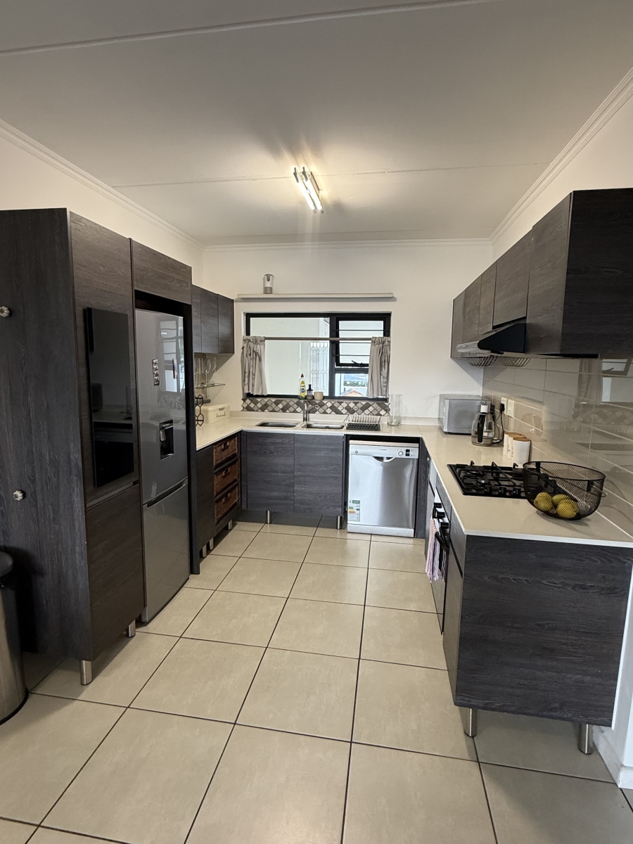 2 Bedroom Property for Sale in Petervale Gauteng