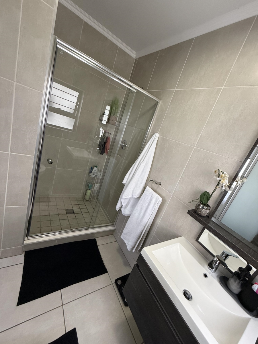 2 Bedroom Property for Sale in Petervale Gauteng