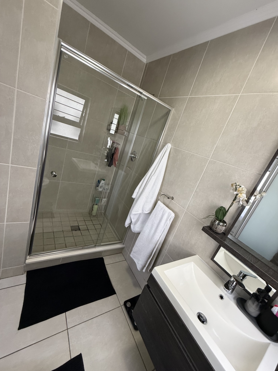 2 Bedroom Property for Sale in Petervale Gauteng