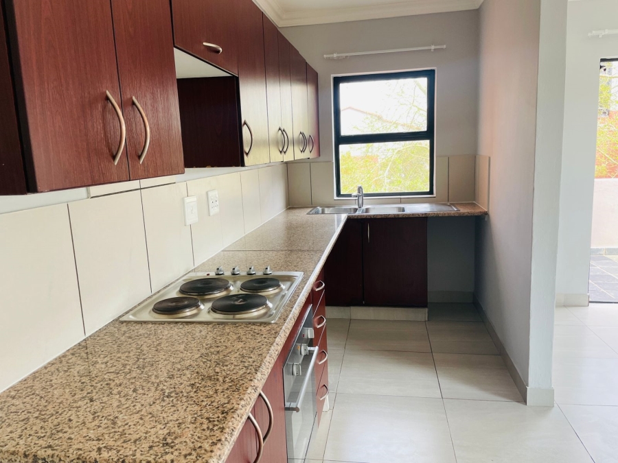 To Let 2 Bedroom Property for Rent in Jackal Creek Golf Estate Gauteng