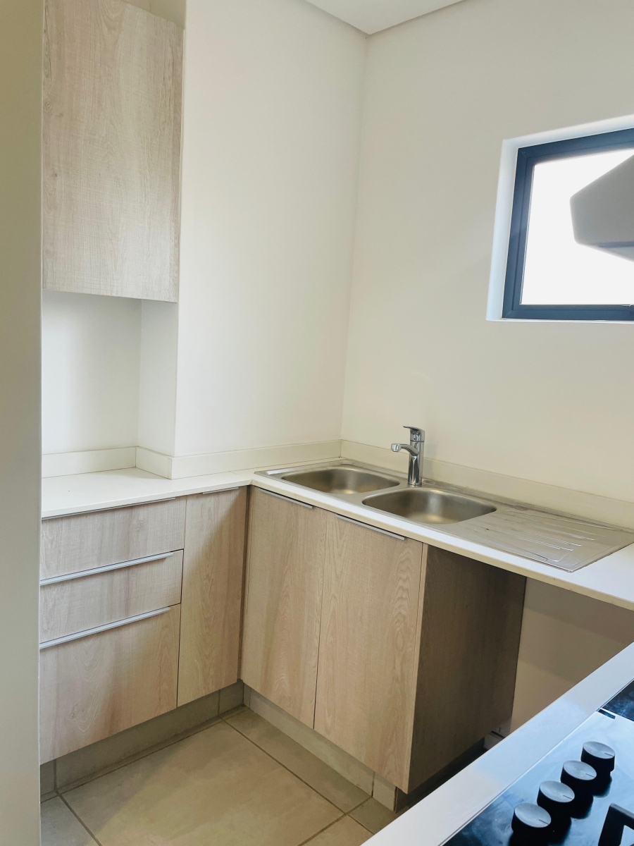 To Let 1 Bedroom Property for Rent in Lonehill Gauteng