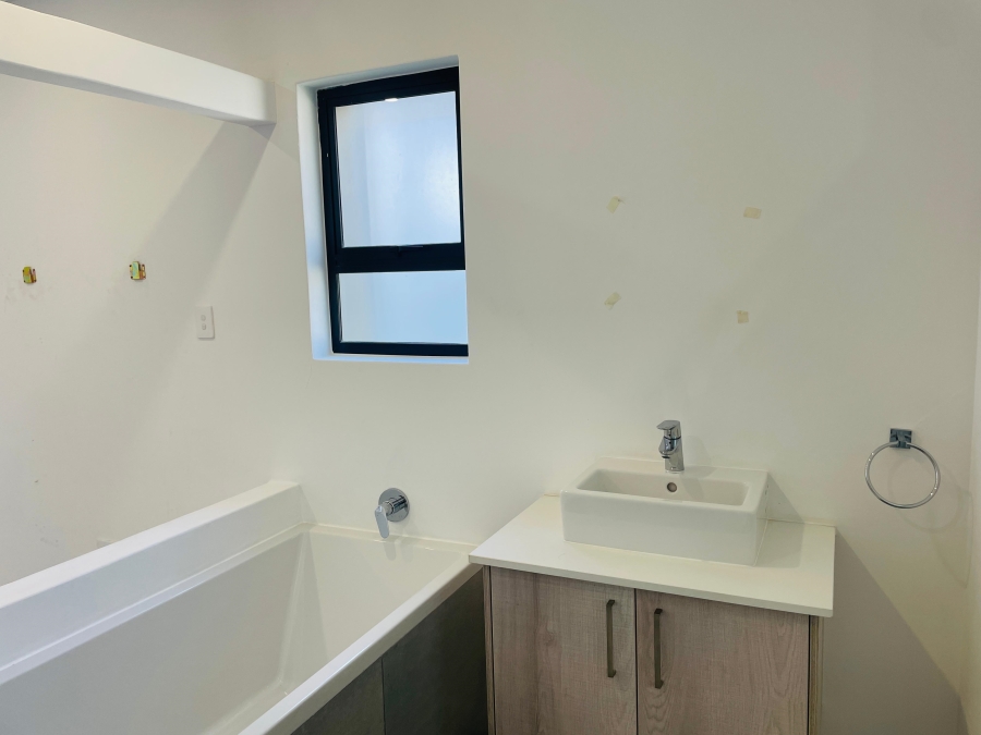 To Let 1 Bedroom Property for Rent in Lonehill Gauteng