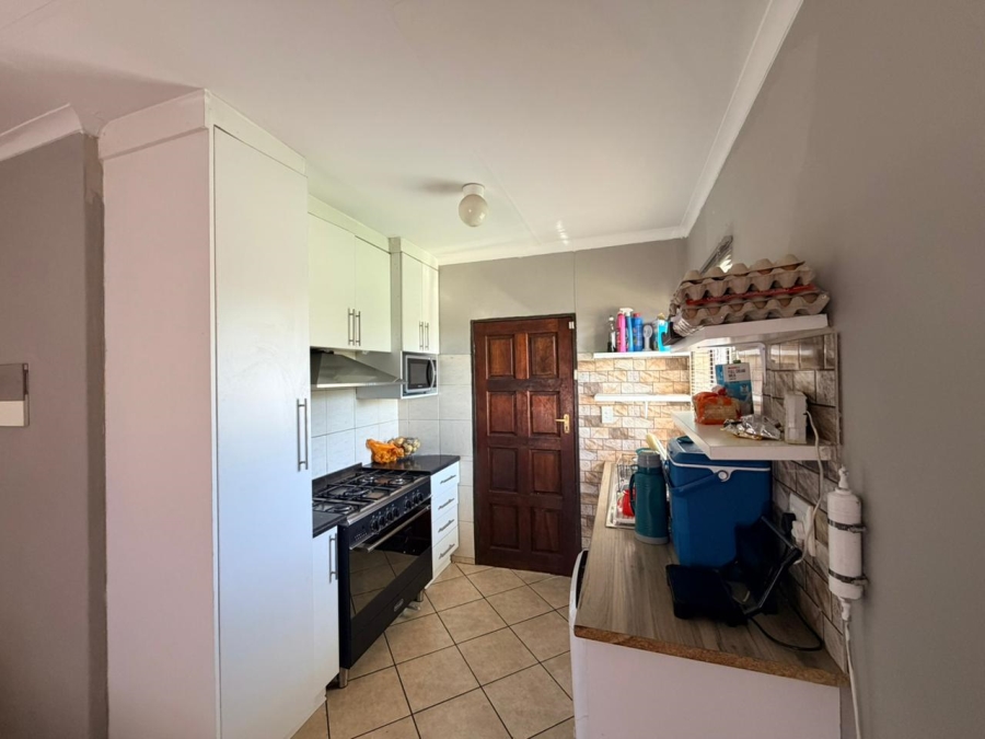 To Let 2 Bedroom Property for Rent in Olievenhoutbosch Gauteng