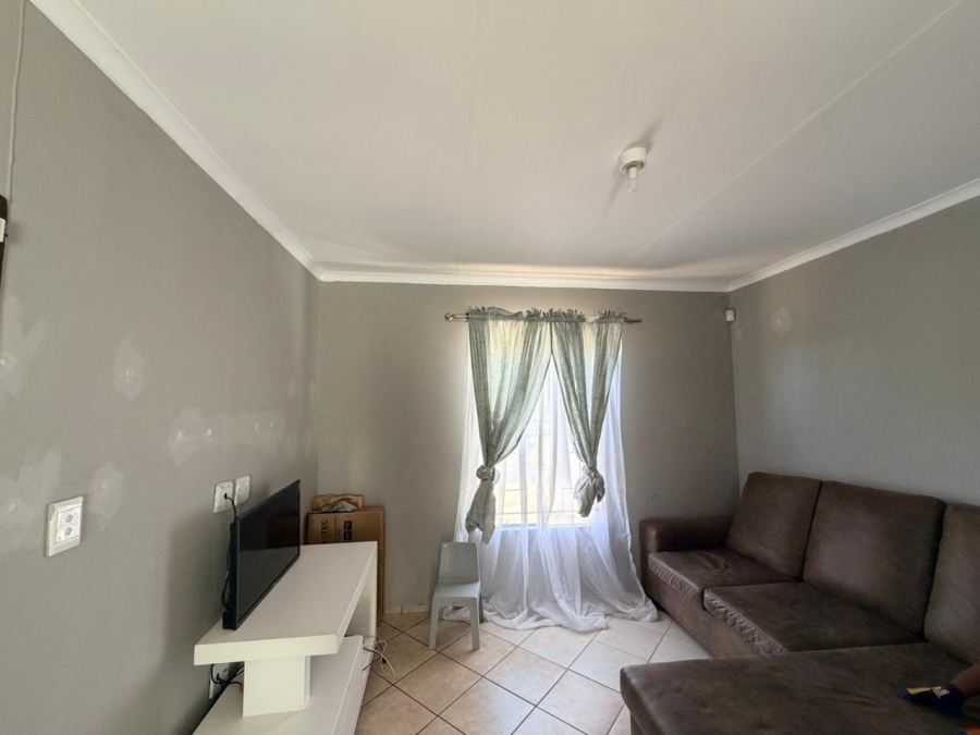 To Let 2 Bedroom Property for Rent in Olievenhoutbosch Gauteng