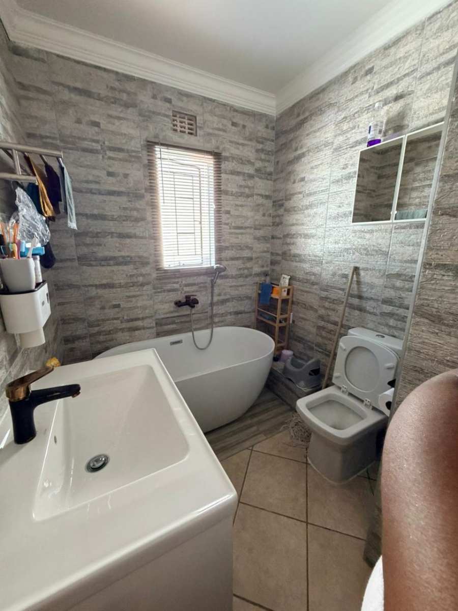 To Let 2 Bedroom Property for Rent in Olievenhoutbosch Gauteng