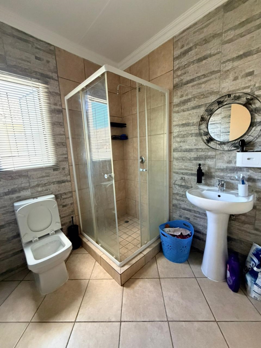 To Let 2 Bedroom Property for Rent in Olievenhoutbosch Gauteng