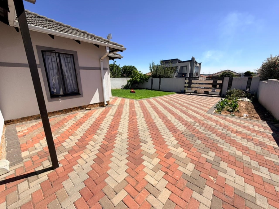 To Let 2 Bedroom Property for Rent in Olievenhoutbosch Gauteng