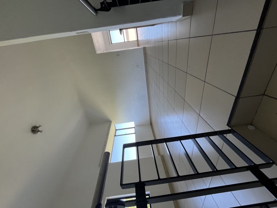 2 Bedroom Property for Sale in Roodepoort Gauteng