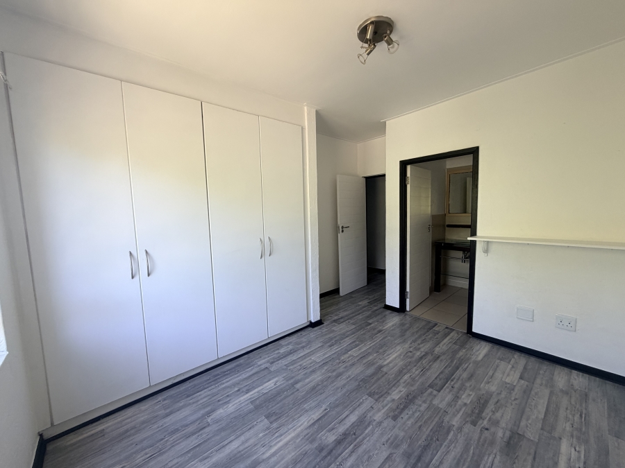 2 Bedroom Property for Sale in Roodepoort Gauteng