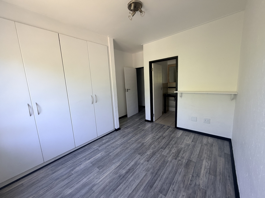 2 Bedroom Property for Sale in Roodepoort Gauteng
