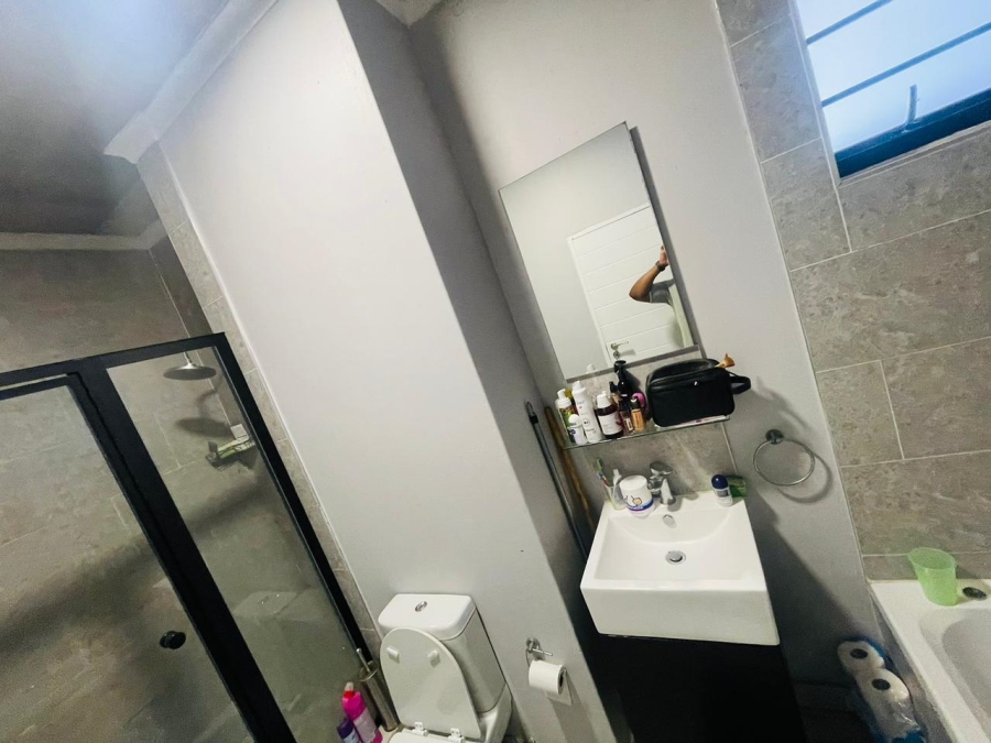 1 Bedroom Property for Sale in Ferndale Gauteng