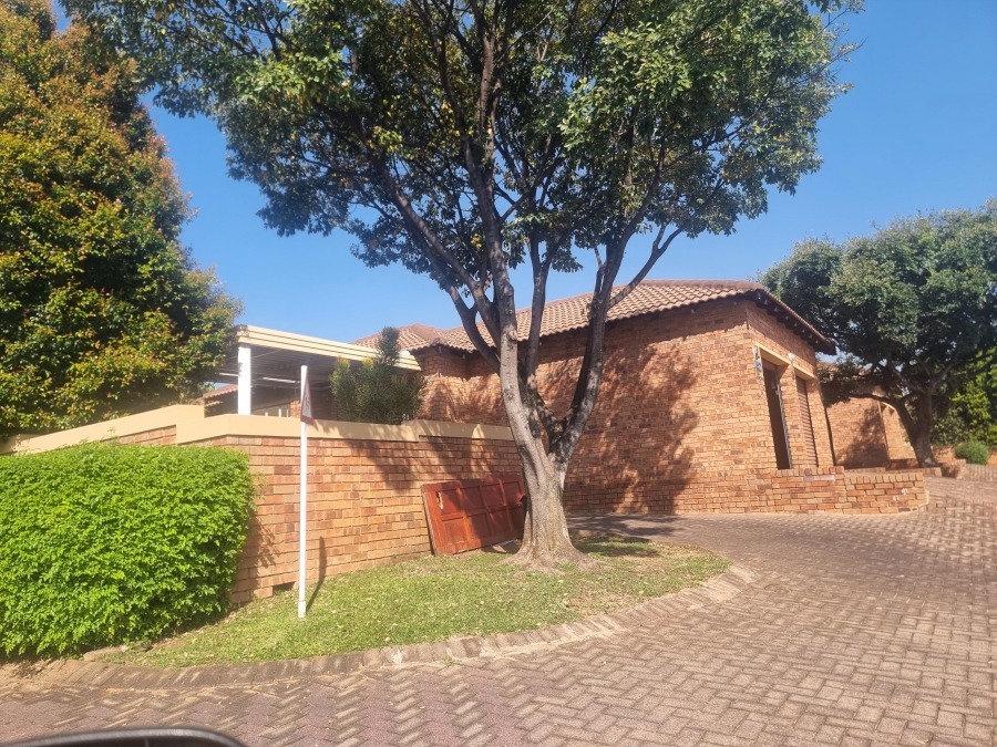 To Let 2 Bedroom Property for Rent in Honeydew Manor Gauteng