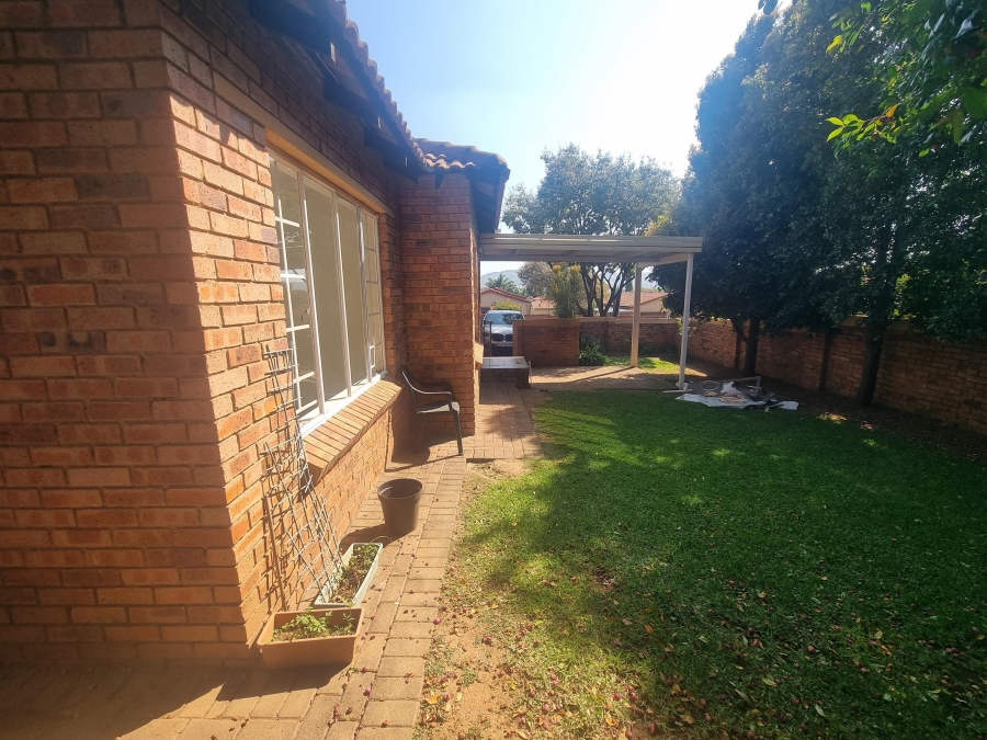 To Let 2 Bedroom Property for Rent in Honeydew Manor Gauteng