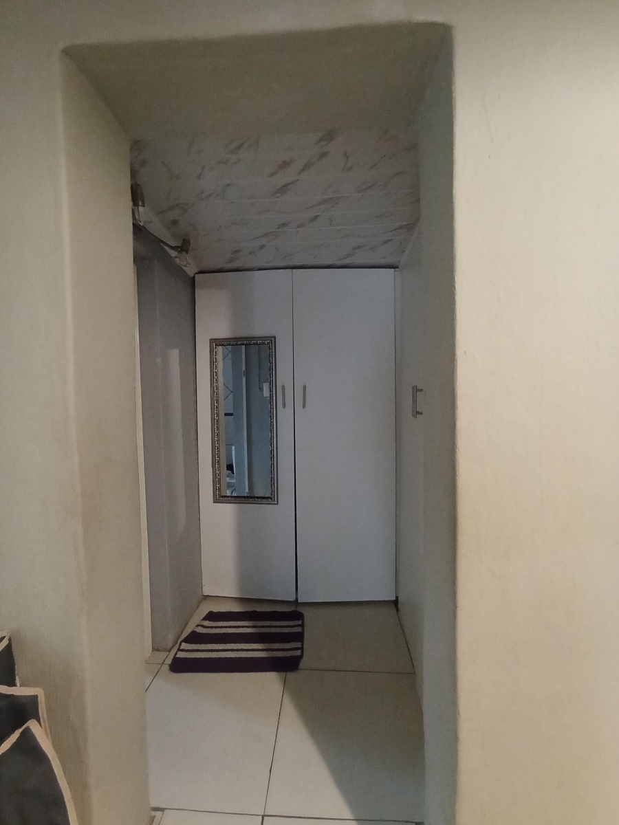 To Let 1 Bedroom Property for Rent in Florida North Gauteng