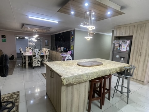 6 Bedroom Property for Sale in Dadaville Gauteng