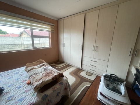 6 Bedroom Property for Sale in Dadaville Gauteng