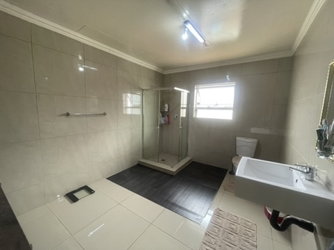 6 Bedroom Property for Sale in Dadaville Gauteng
