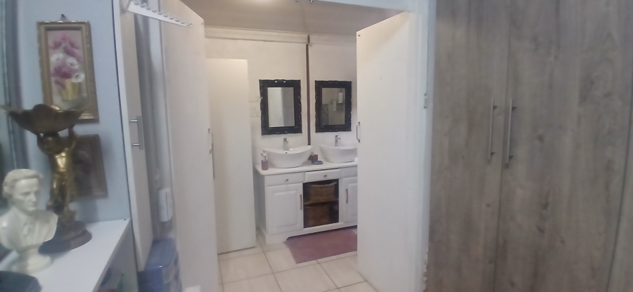 4 Bedroom Property for Sale in Florentia Gauteng