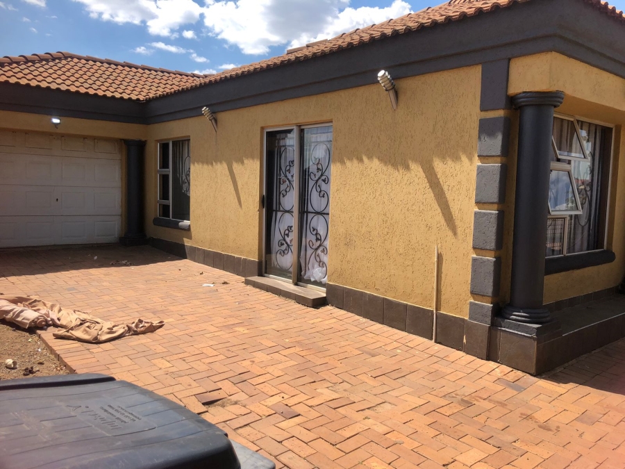 2 Bedroom Property for Sale in New Payneville Gauteng