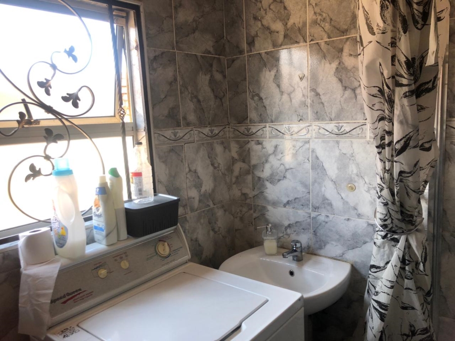 2 Bedroom Property for Sale in New Payneville Gauteng