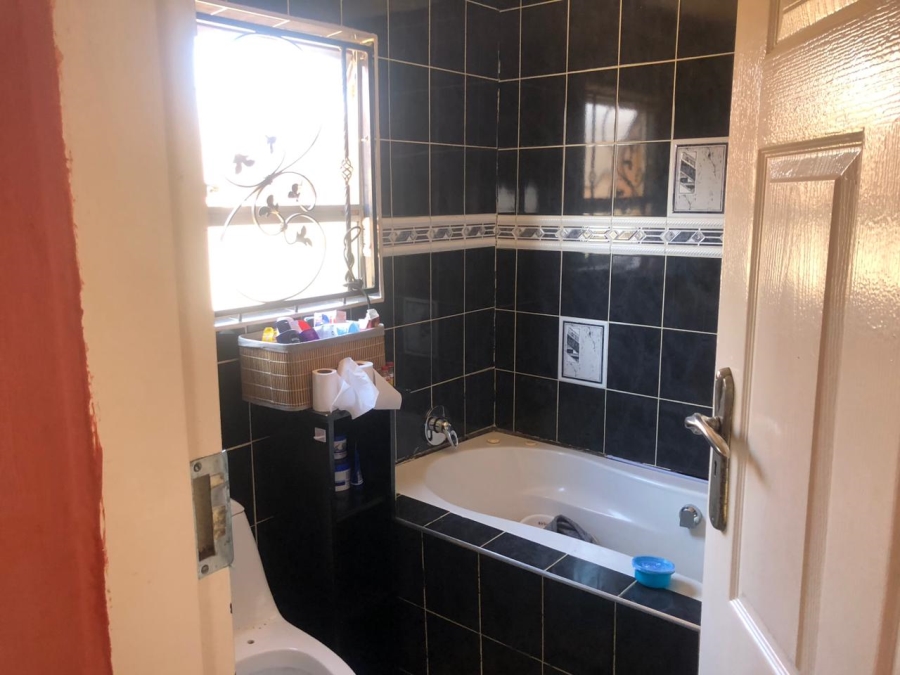 2 Bedroom Property for Sale in New Payneville Gauteng