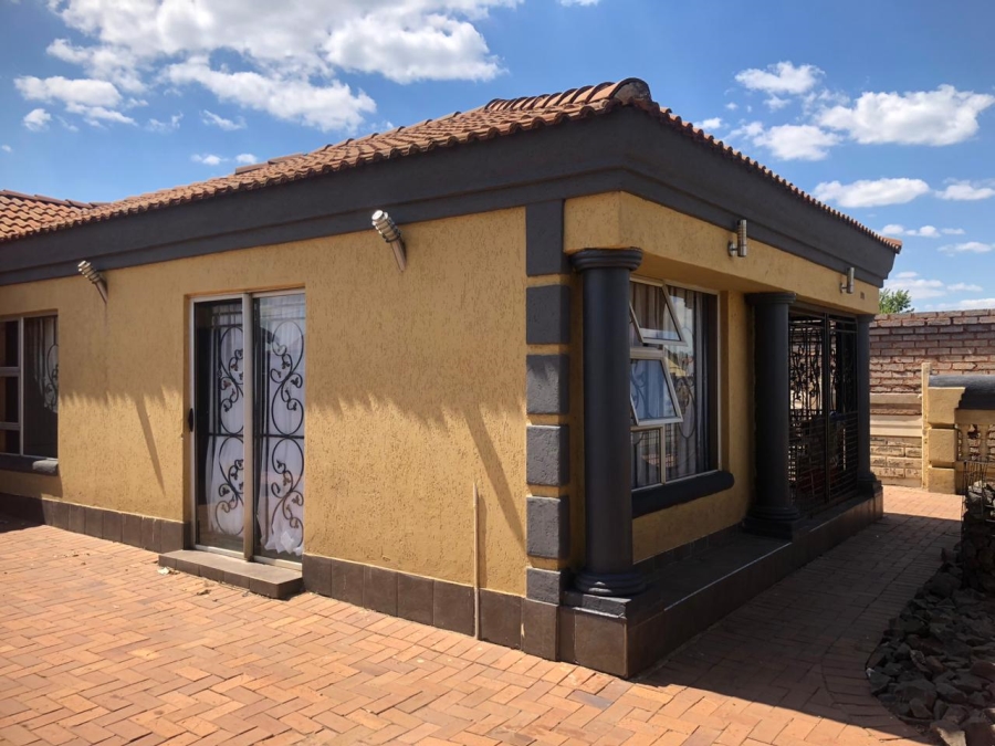 2 Bedroom Property for Sale in New Payneville Gauteng