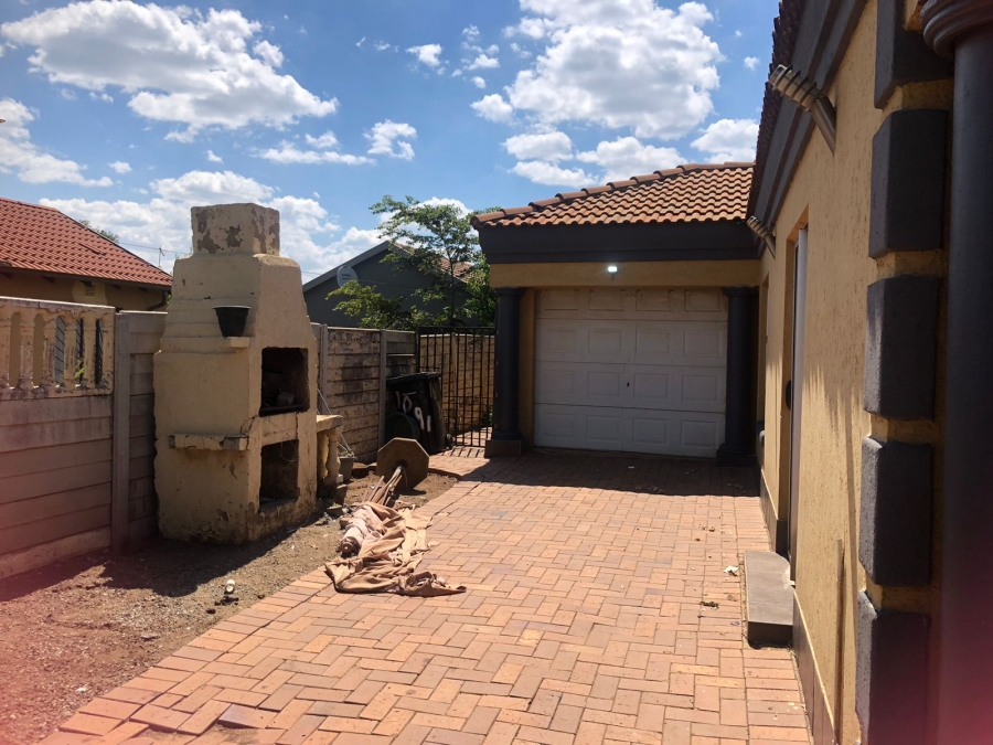 2 Bedroom Property for Sale in New Payneville Gauteng
