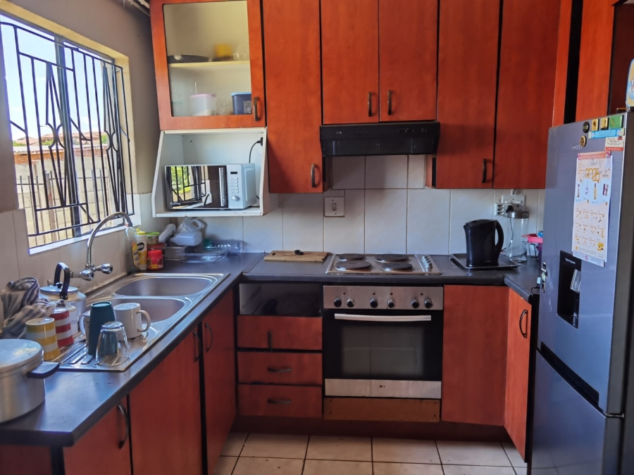 To Let 3 Bedroom Property for Rent in Danville Gauteng