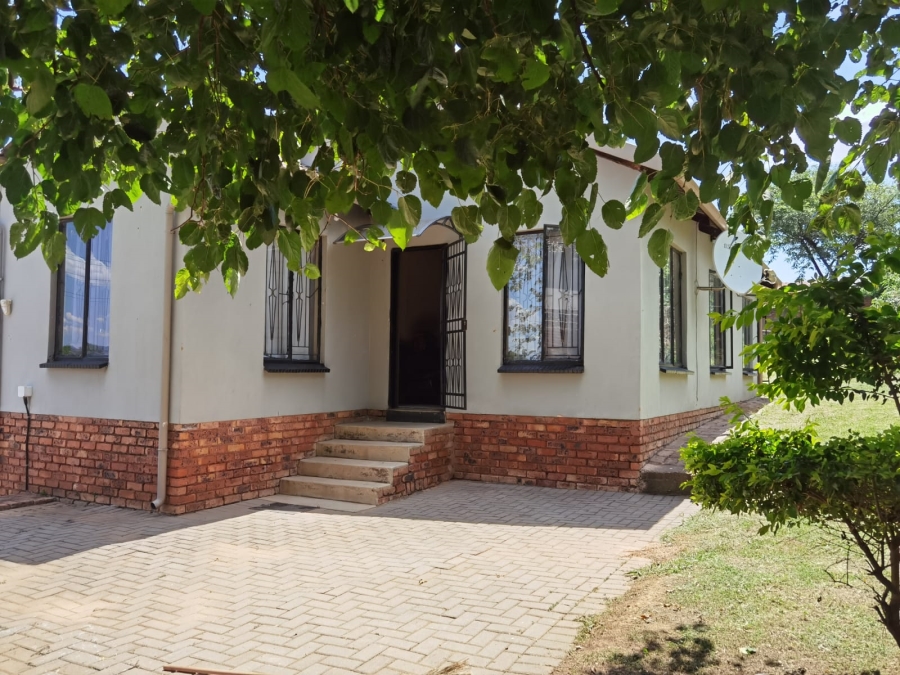 To Let 3 Bedroom Property for Rent in Danville Gauteng