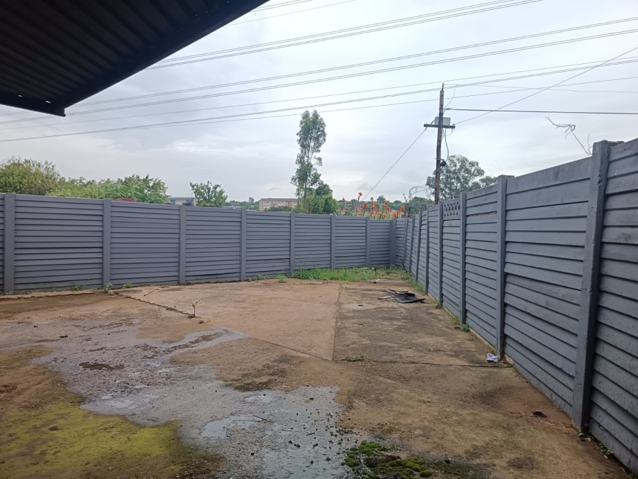 To Let 2 Bedroom Property for Rent in Danville Gauteng