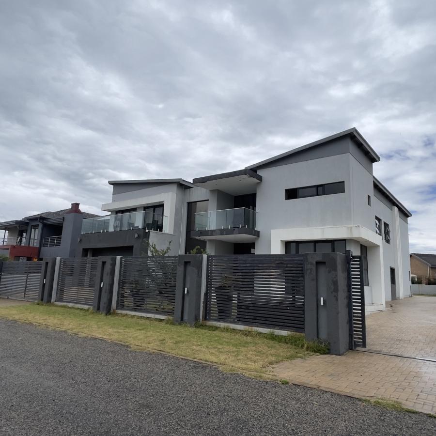 5 Bedroom Property for Sale in Bronkhorstbaai Gauteng